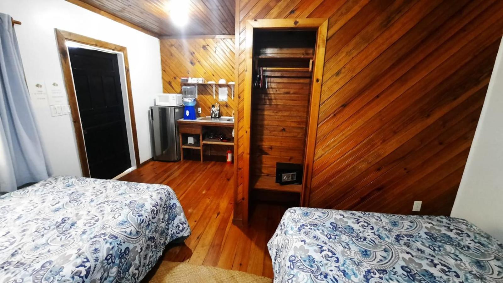Guava Grove Resort & Villas Sandy Bay Δωμάτιο φωτογραφία